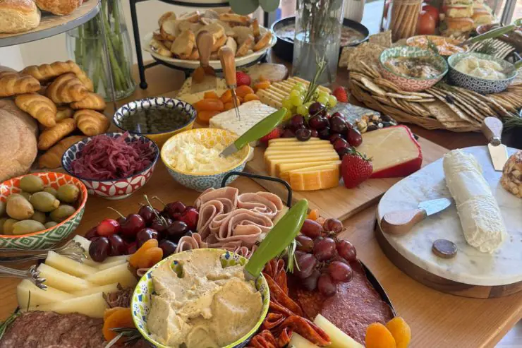 artisan-bites-charcuterie-boards